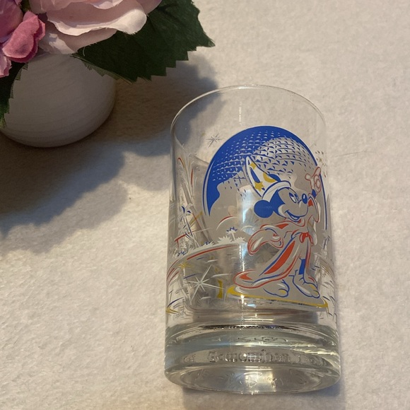 DISNEY McDonalds Set Of 4 Glasses REMEMBER THE MAGIC - Picture 5 of 9